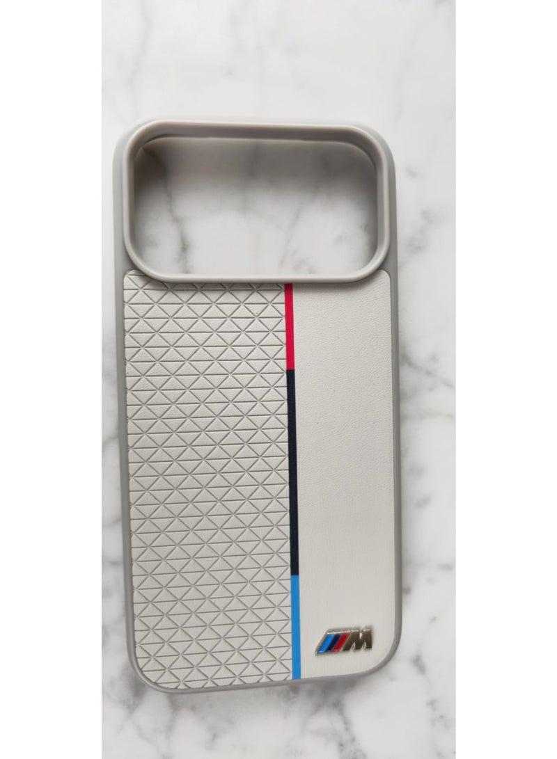 غطاء أنيق وحامي لهاتف iPhone 17 Pro Max. الخطوط الثلاثية الألوان والتشطيب الملمسي تضيف لمسة من الأناقة بينما تمنح هاتفك مظهرًا رائعًا. (رمادي) - Image 5